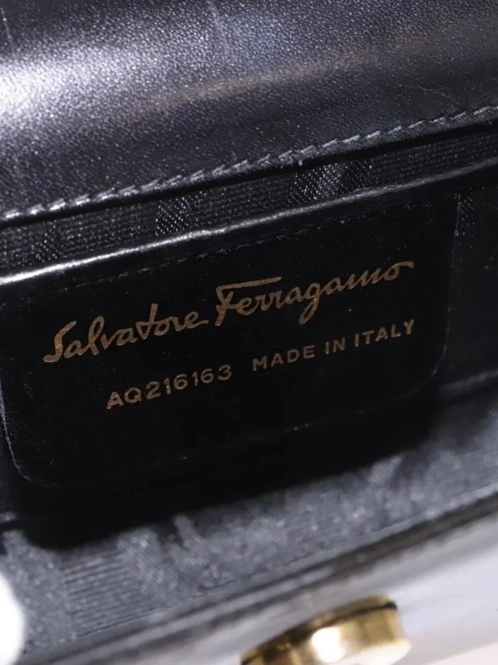 Salvatore Ferragamo Vara Ribbon Chain Bag Patent Leather Black Gold Auth bs35689